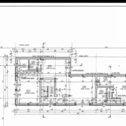 Rzut poziomy budynku mieszkalnego z podziałem na pomieszczenia, widoczne wymiary, powierzchnie i oznaczenia ścian oraz stref pożarowych.