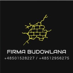 Solidni Firma budowlana - Żółty, abstrakcyjny symbol muru z cegieł na czarnym tle, poniżej napis 'FIRMA BUDOWLANA' i numery telefonów. Grafika reklamowa firmy budowlanej.