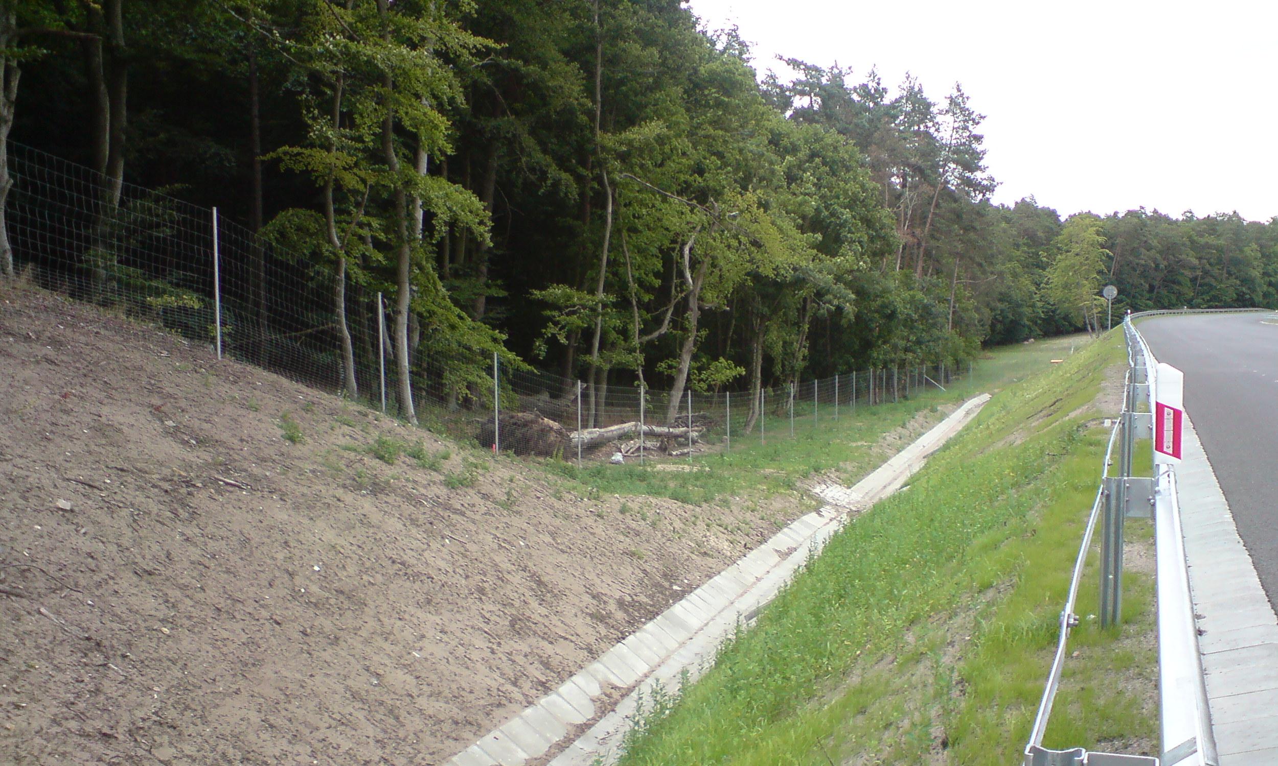 Montaż ogrodzenia autostradowego