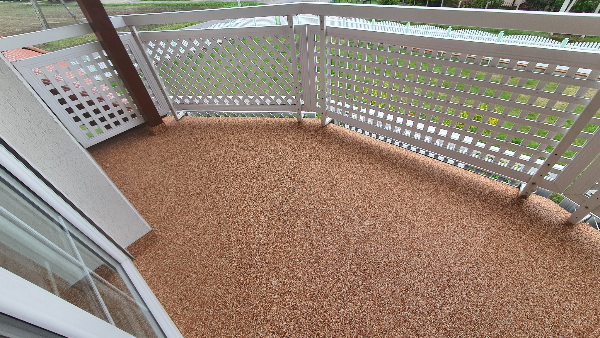 Kamienny dywan na balkonie