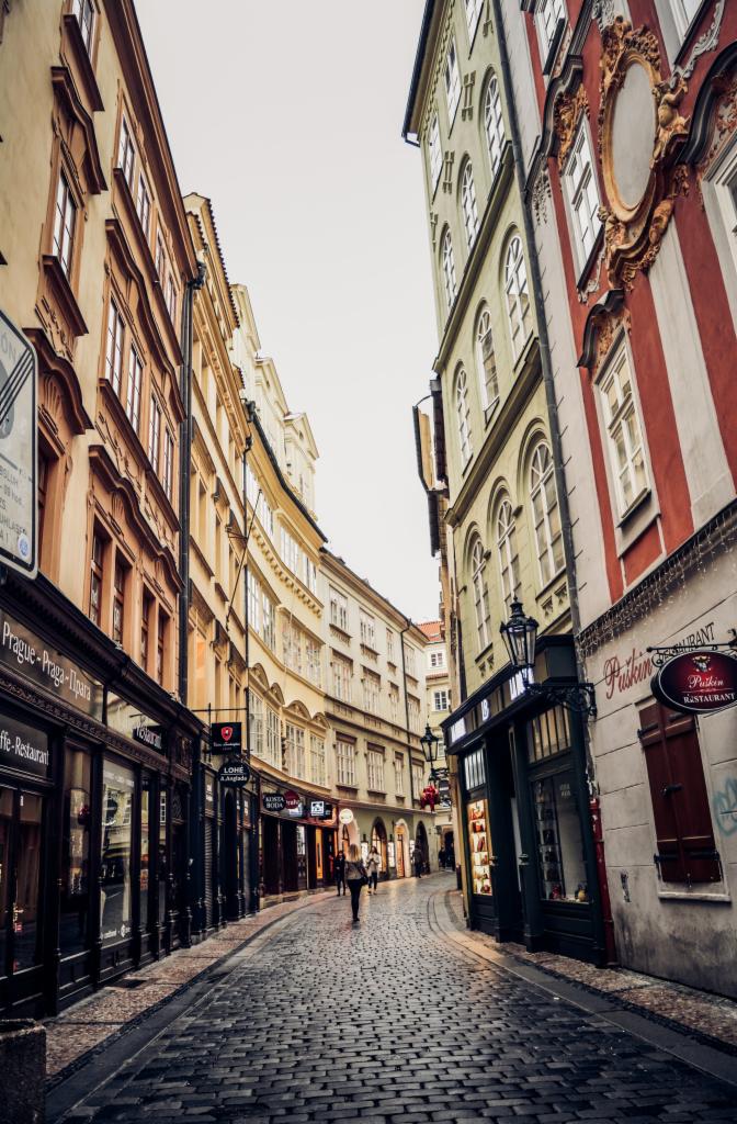 Potrzebne Ci dobre ujęcia Twojego miasta, osiedla, ulicy? Zwróć się do mnie!