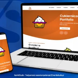 Wyświetlacz laptopa i smartfona prezentujące stronę internetową cukierniczego portfolio, z charakterystycznym motywem graficznym babeczki, stworzone przez firmę z Kalisza.