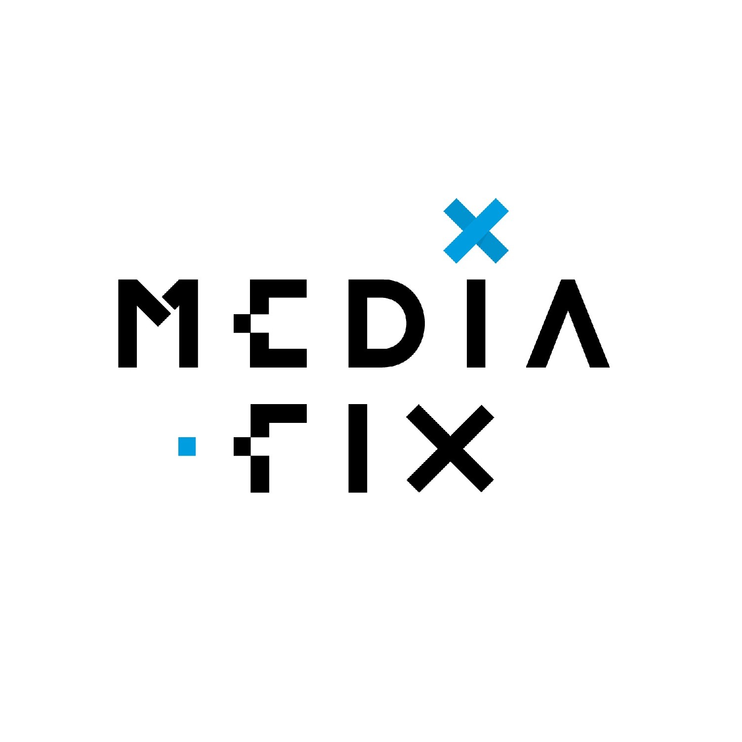 Logo firmy Media Fix z niebieskim krzyżykiem i kwadratową kropką na białym tle.
