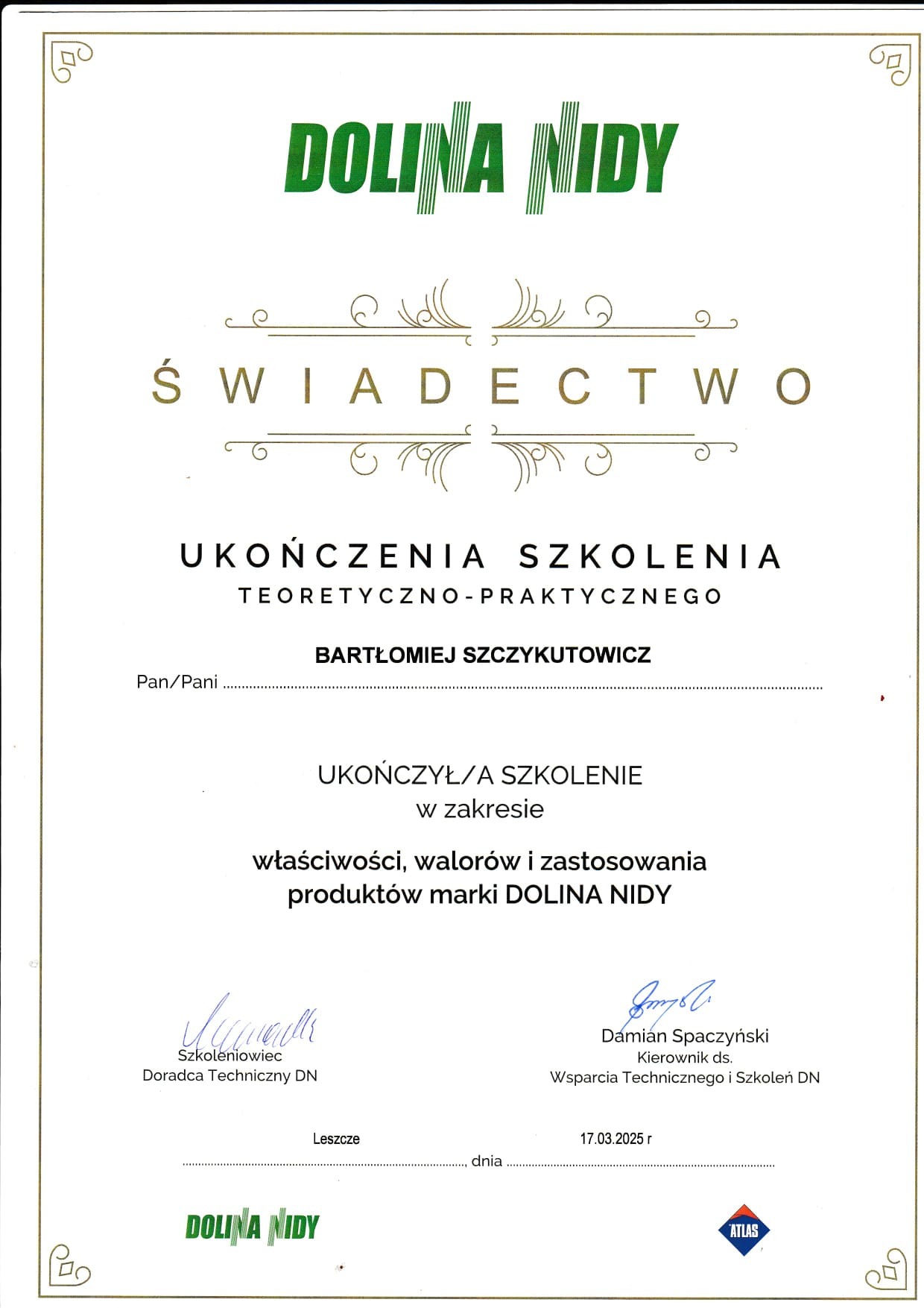 Skan świadectwa ukończenia szkolenia teoretyczno-praktycznego marki Dolina Nidy, z podpisami szkoleniowca i kierownika ds. wsparcia technicznego, wydane dla Bartłomieja Szczykutowicza.