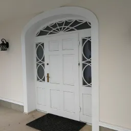 drzwi zewnętrzne drewniane