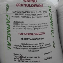 Worek wapna granulowanego marki Farmcal o wadze 600 kg, zawierający 90% CaCO oraz magnez i mikroelementy, z widocznymi informacjami o dawkowaniu i przeznaczeniu ekologicznym.