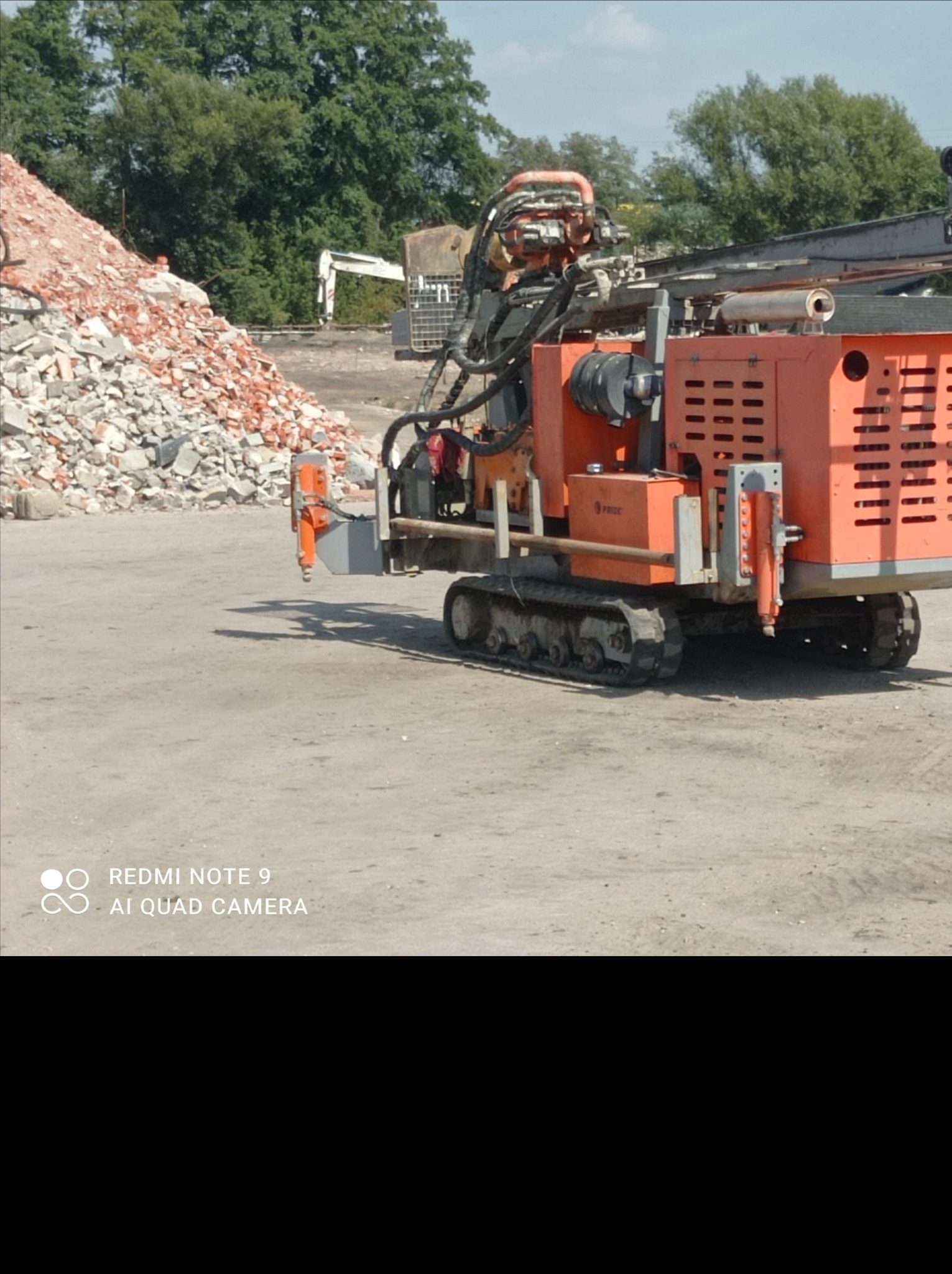 Maszyna 5 ton . Małe gabaryty ,duże możliwości .