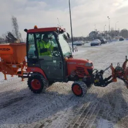 odśnieżanie chodnik&oacute;w i uliczek