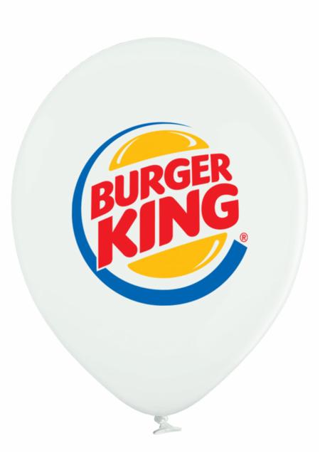 Biały balon z nadrukowanym logo Burger King w kolorach czerwonym, żółtym i niebieskim, na białym tle.