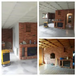 Kolaż wnętrza z ceglanym kominkiem i ozdobnym sufitem kasetonowym. Widoczny grzejnik Master i różne etapy prac wykończeniowych.