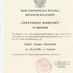 Skan Certyfikatu Księgowego wydanego przez Ministra Finansów Rzeczypospolitej Polskiej, numer 28265/2008, z pieczęcią i podpisem Dyrektora Departamentu Rachunkowości.