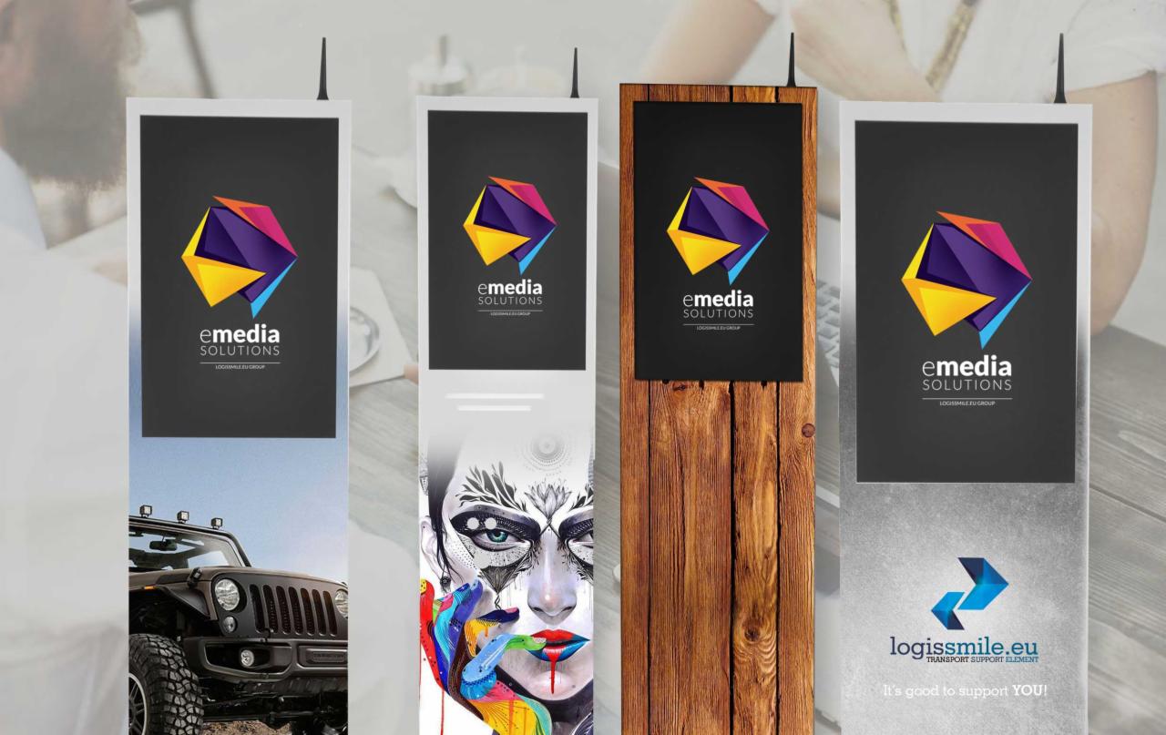 Cztery różne roll-upy reklamowe z logo i grafikami: abstrakcyjne logo, czarny terenowy samochód, portret kobiety z kolorowym makijażem oraz logo firmy transportowej.