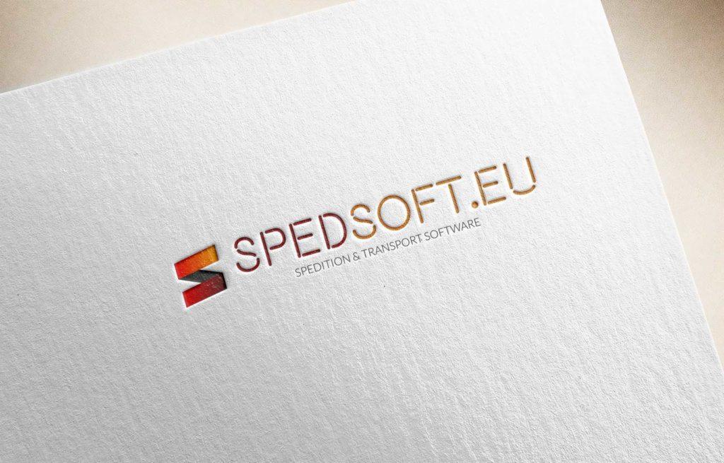 Logo firmy Spedsoft.eu, specjalizującej się w oprogramowaniu dla spedycji i transportu, umieszczone na białym, teksturowanym papierze.