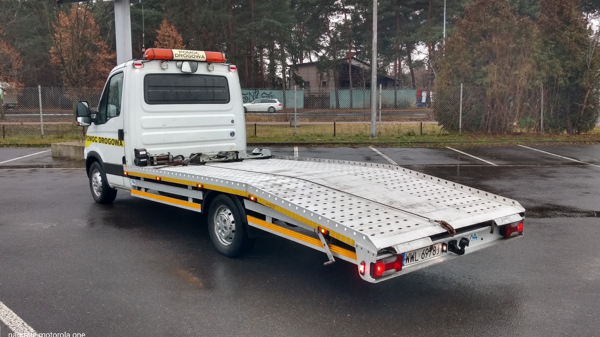 Pomoc Drogowa 24H Warszawa i okolice. Krajowy Transport Samochodów. Odpalanie z kabli.