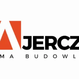 Logo firmy budowlanej Majerczyk z pomarańczowym znakiem graficznym w kształcie litery A i czarnym napisem FIRMA BUDOWLANA