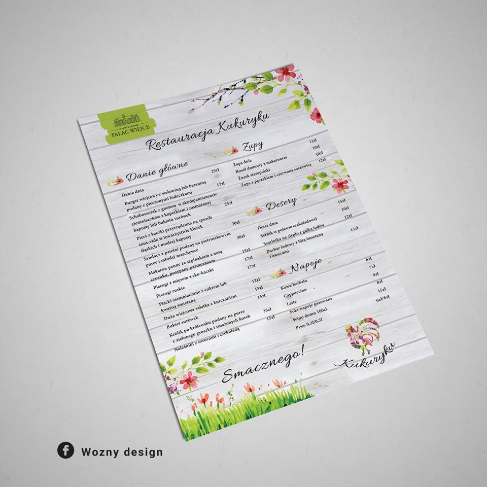 Menu restauracji Kukuryku z daniami głównymi, zupami, deserami i napojami, ozdobione kwiatowymi motywami na drewnianym tle.