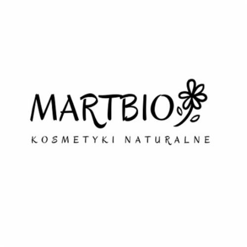 Logo firmy MARTBIO, specjalizującej się w kosmetykach naturalnych, z elementem graficznym przypominającym kwiat.