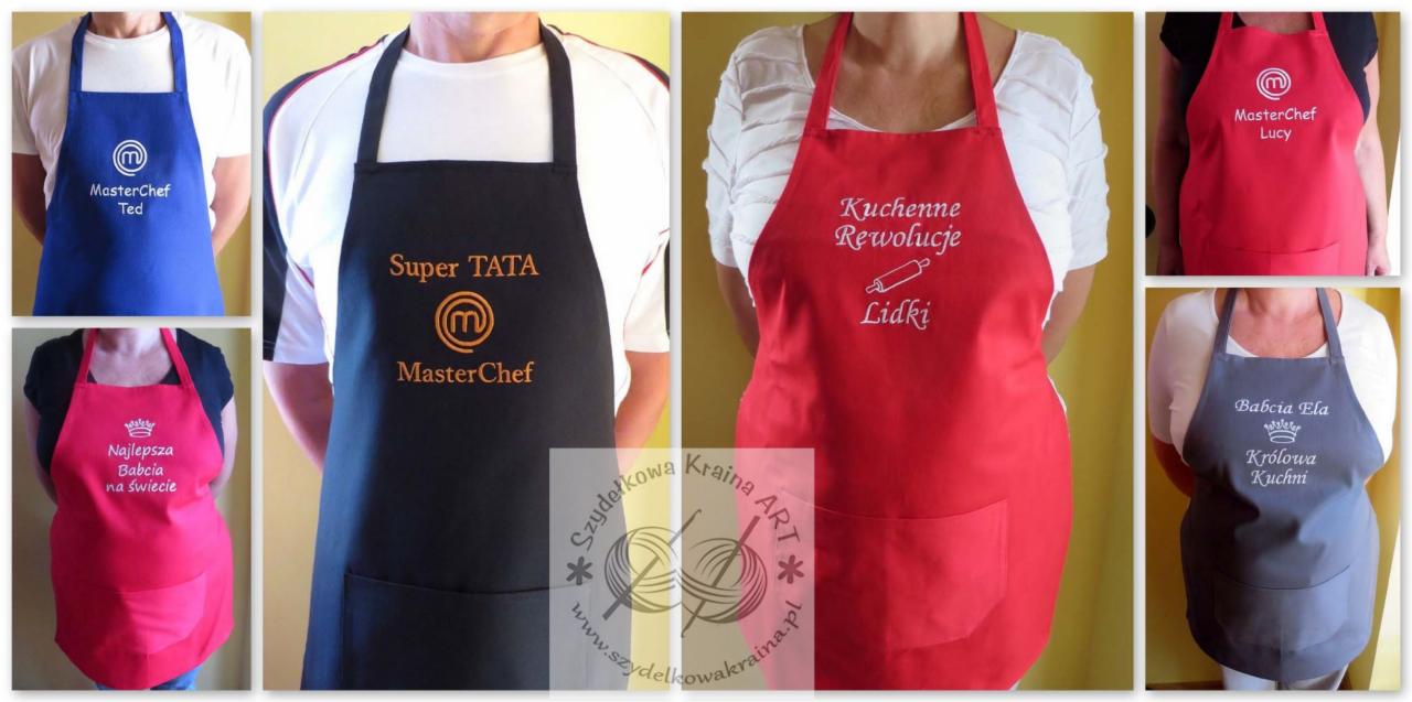 Kolaż sześciu zdjęć przedstawiających osoby w spersonalizowanych fartuchach kuchennych z haftowanymi napisami i grafikami, w tym 'MasterChef Ted', 'Super TATA MasterChef', 'Kuchenne Rewolucje...