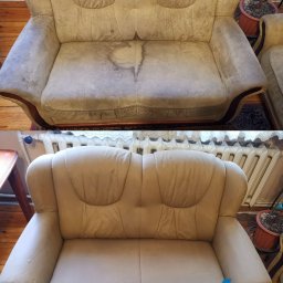 Santo Błysk - Dwuosobowa kanapa tapicerowana beżowym materiałem, widok przed i po czyszczeniu, z widocznymi plamami i zabrudzeniami na górnym zdjęciu, a czysta i odświeżona na dolnym zdjęciu.