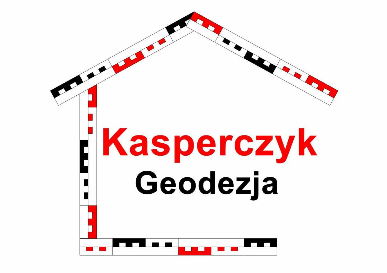 Logo firmy geodezyjnej Kasperczyk Geodezja, stylizowane na obrys domu z użyciem czerwono-czarnych oznaczeń pomiarowych.