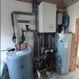 Pompa ciepła Hitachi Yutaki S 14kW z nierdzewnym zasobnikiem do wody użytkowej Joule oraz buforem Galmet.