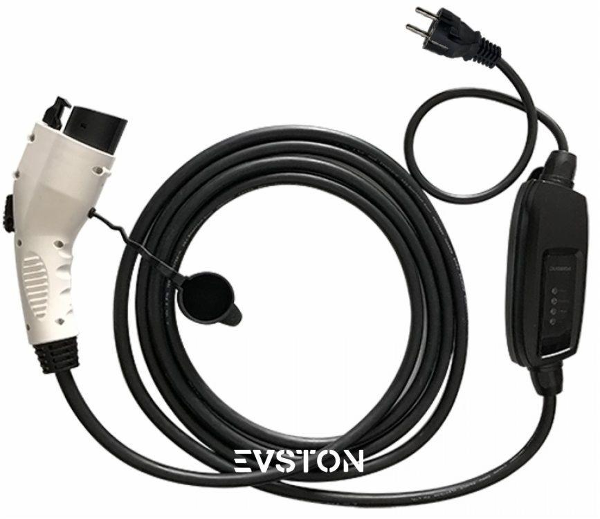 Przenośna ładowarka EVSTON do pojazdów elektrycznych z białym złączem typu 2, czarnym kablem zwiniętym w okrąg i wtyczką europejską, widoczne diody LED na czarnej obudowie sterownika.