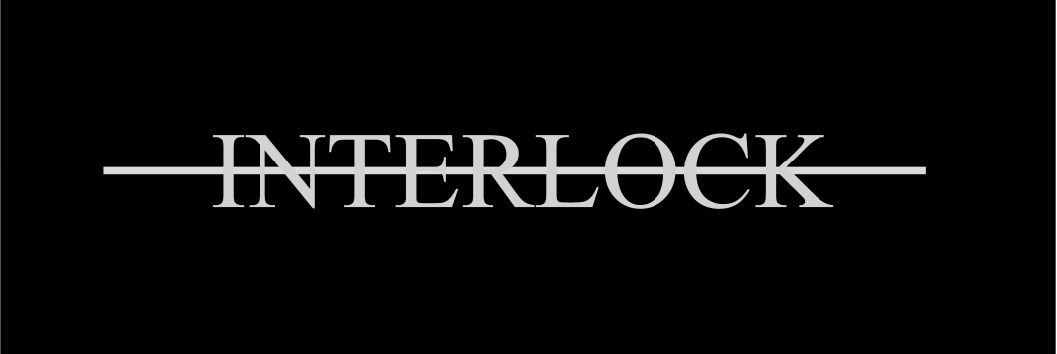Biały napis INTERLOCK na czarnym tle, pozioma linia przecinająca litery.