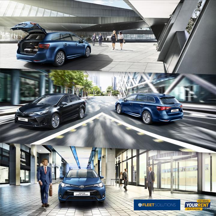 Kolaż przedstawiający różne ujęcia Toyoty Avensis: kombi z otwartym bagażnikiem na tle nowoczesnego budynku, dwa sedany na ulicy z perspektywy kierowcy oraz widok z przodu na tle budynku biurowego...