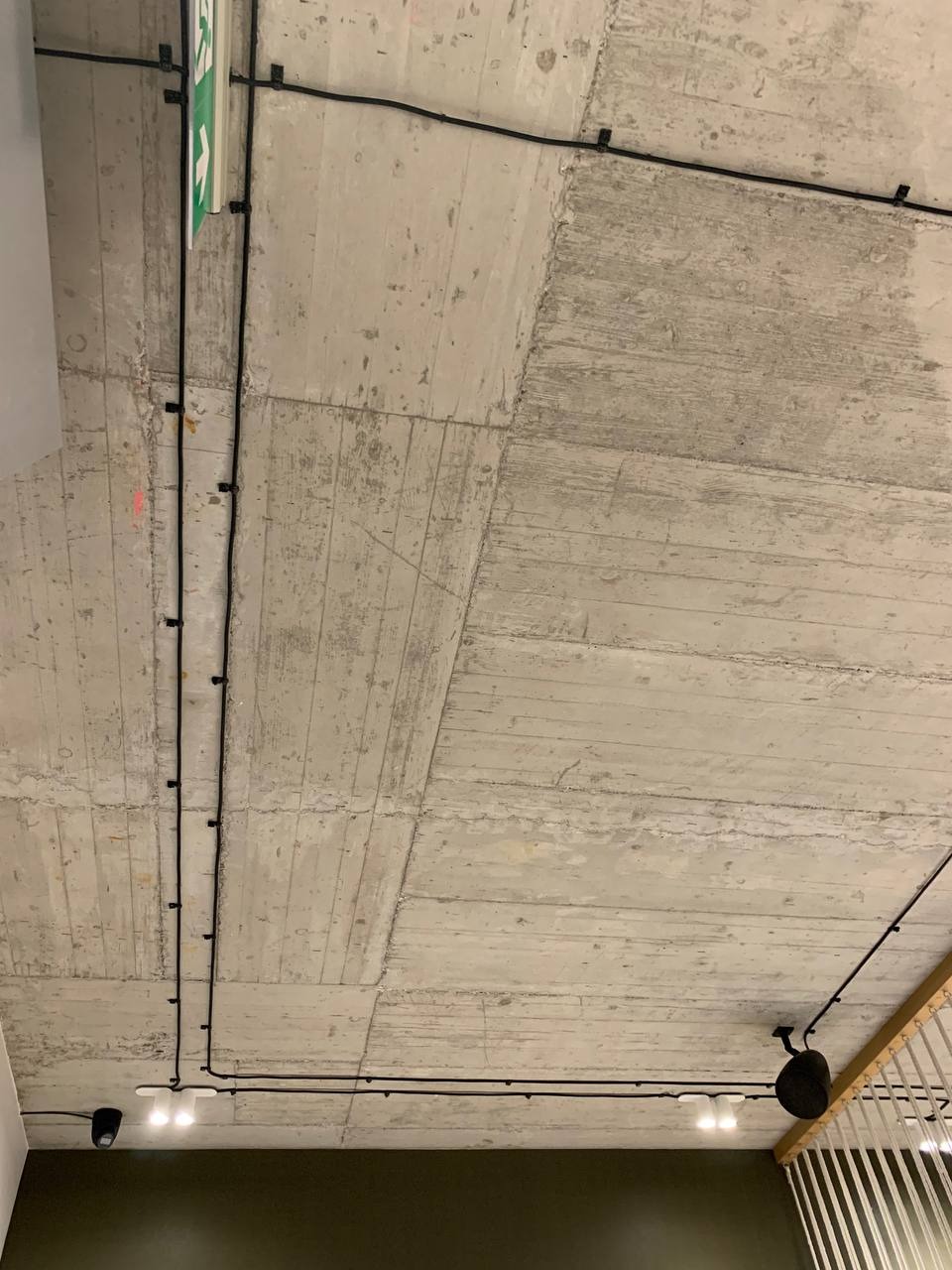 LU Taina w Krakowie. Kompleksowe wykonanie instalacji elektrycznych