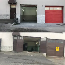 Dwa ujęcia fasady budynku z garażami: górne z czerwoną bramą segmentową i otwartym garażem, dolne z brązową bramą skrzydłową i osobami wewnątrz.