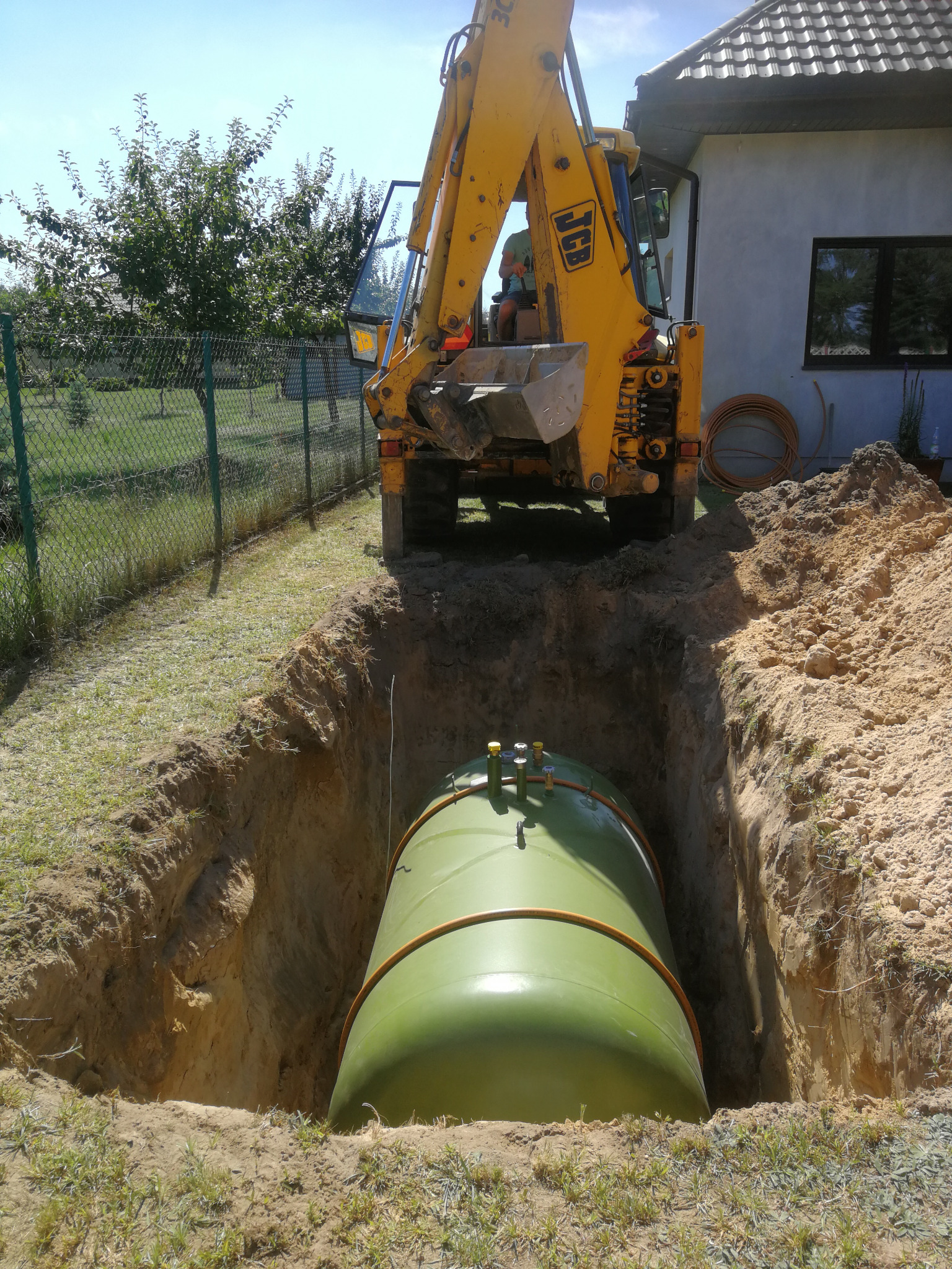 zbiornik podziemny 2700l, okolice Konstantynowa Łódzkiego