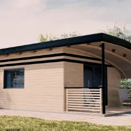 Wizualizacja małego, nowoczesnego budynku z drewnianą elewacją, płaskim dachem z zaokrąglonym zadaszeniem nad tarasem, szarą dobudówką z pionowymi wgłębieniami, oknem i drzwiami, otoczonego zielenią.