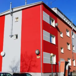 Dzierżoniów - Gruntowna modernizacja bloku. Ocieplenie styropianem grafitowym o współczynniku przenikania 0,031.