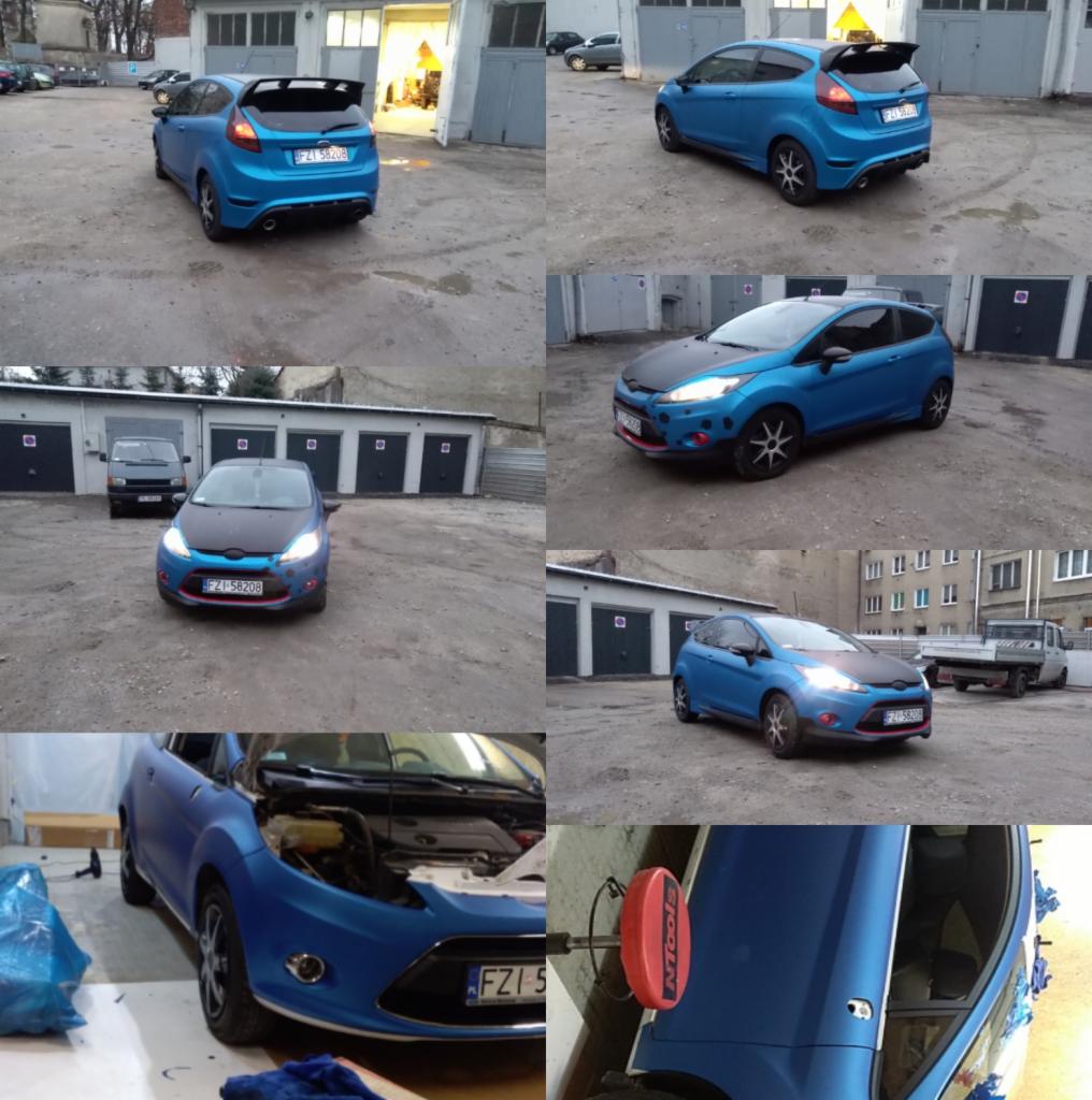 Niebieski Ford Fiesta po zmianie koloru folią, widoczne detale jak czarny dach i czerwone akcenty, różne ujęcia na zewnątrz i w trakcie pracy z otwartą maską.