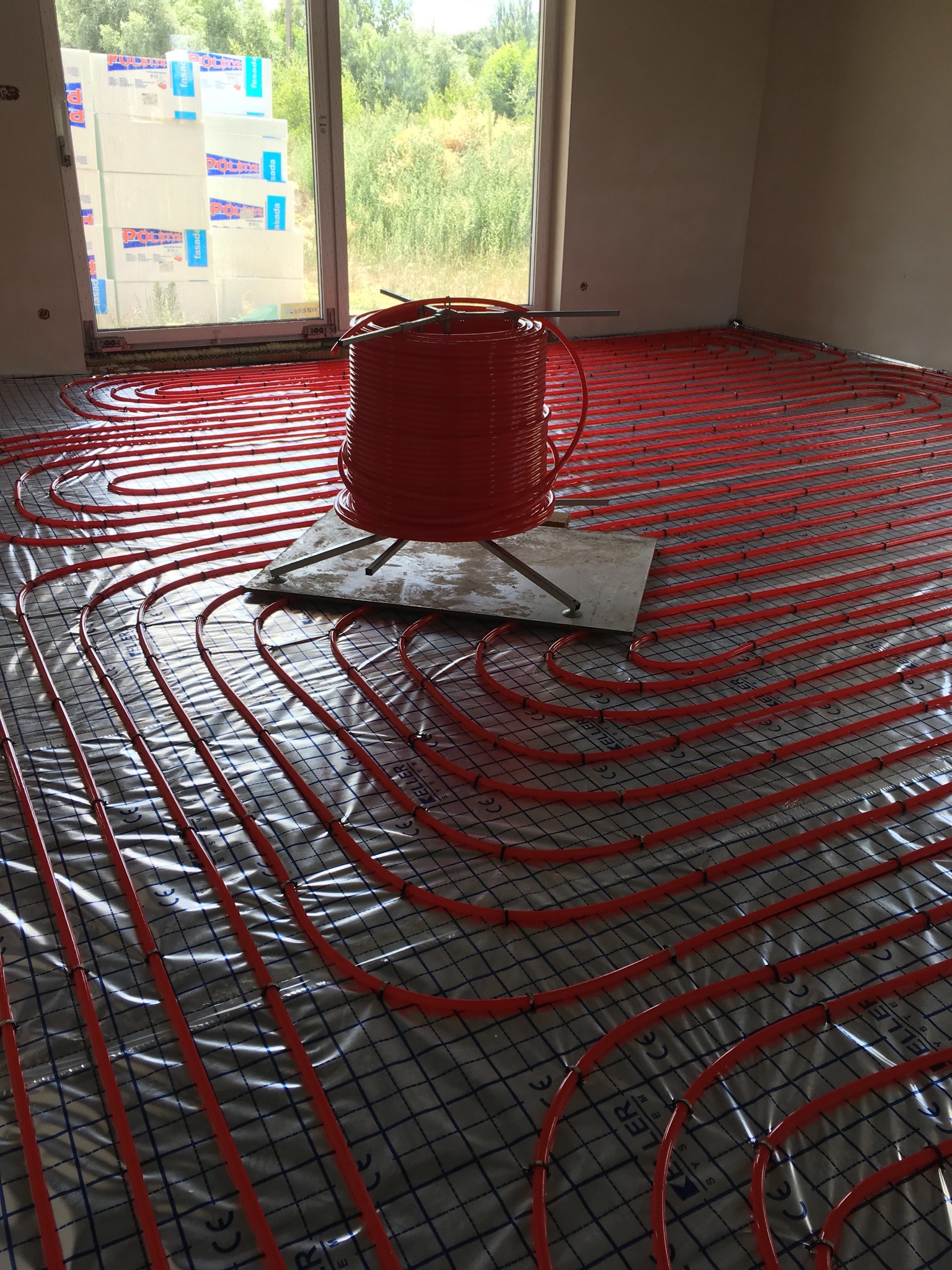 Ogrzewanie podłogowe.