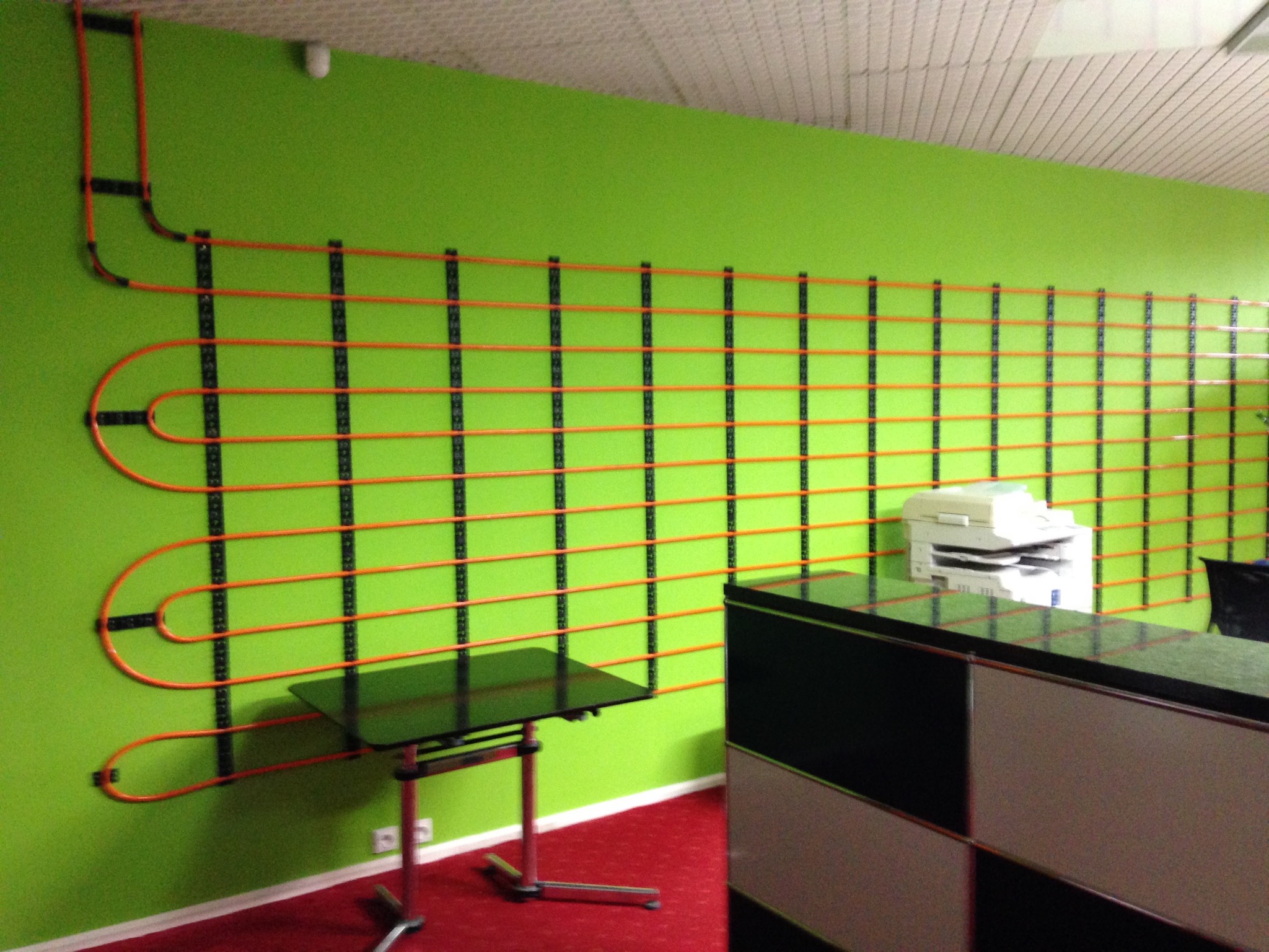 Ogrzewanie płaszczyznowe ścienne.