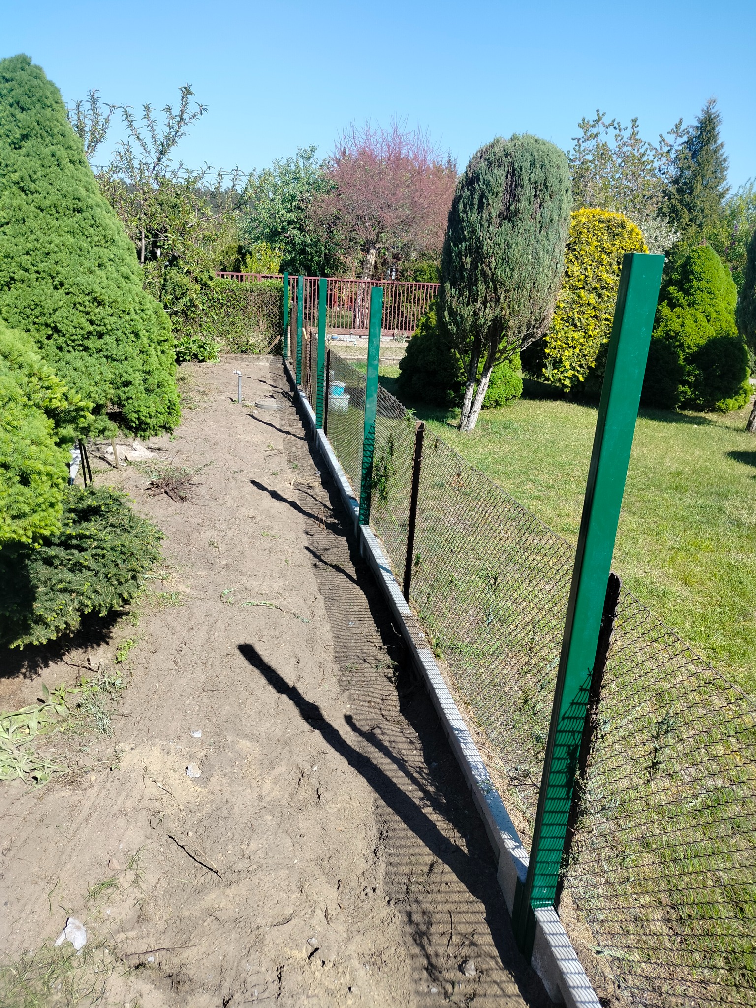 Montaż ogrodzenia panelowego