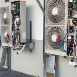 Okresowe przeglądy klimatyzacji.