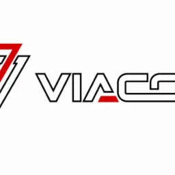 Logo firmy VIACGRE z geometrycznym symbolem trójkąta w kolorach czerwonym i czarnym, oraz nazwą firmy w czcionce o prostych liniach, z czerwonym akcentem pod literą 'A'.