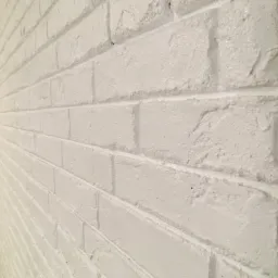 Cegła własnej roboty malowana