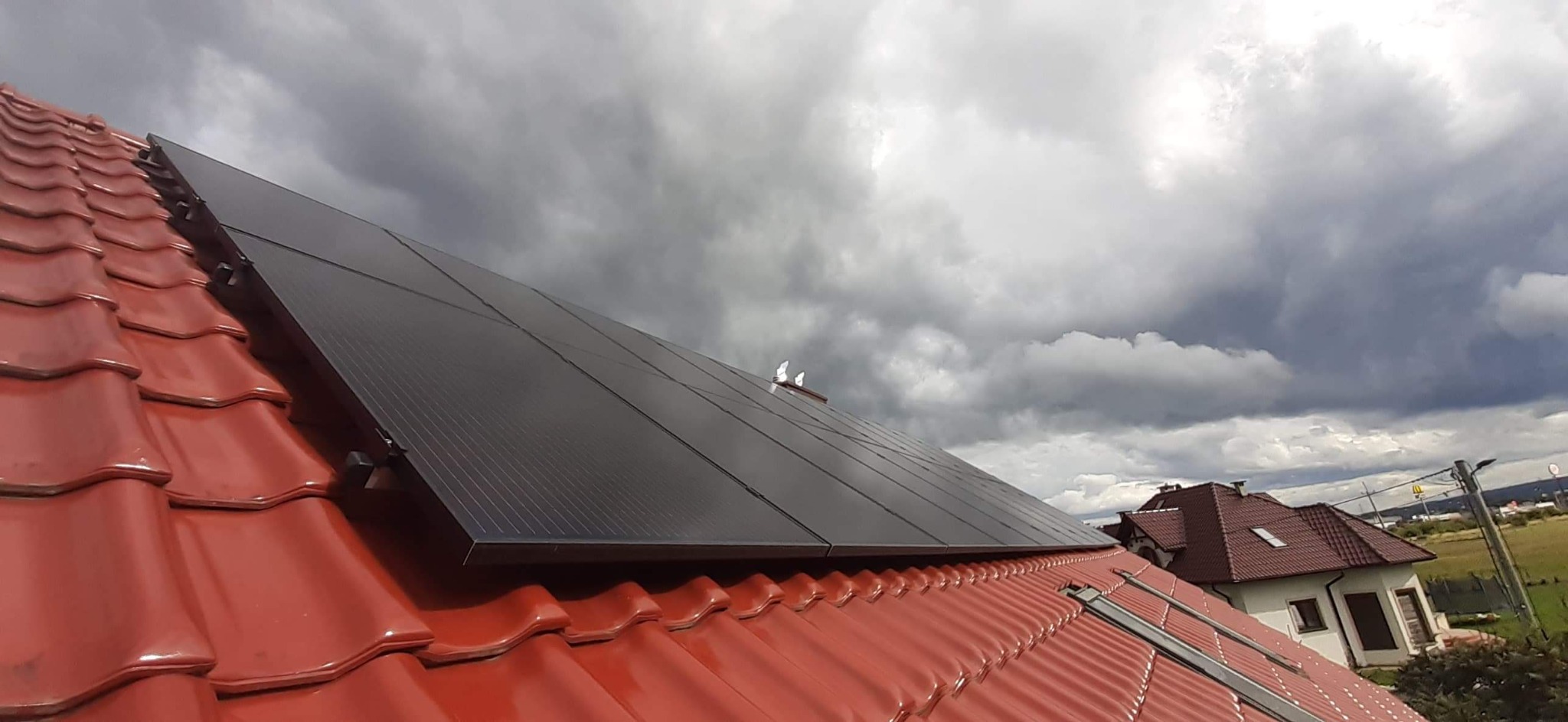 Panele nawet w pochmurny dzień produkują dla Ciebie prąd. Z nami najtaniej.