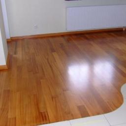 Montaż podłogi, panele