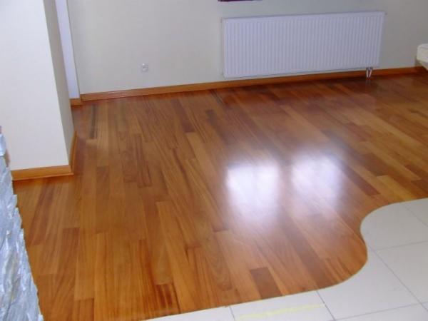 Montaż podłogi, panele