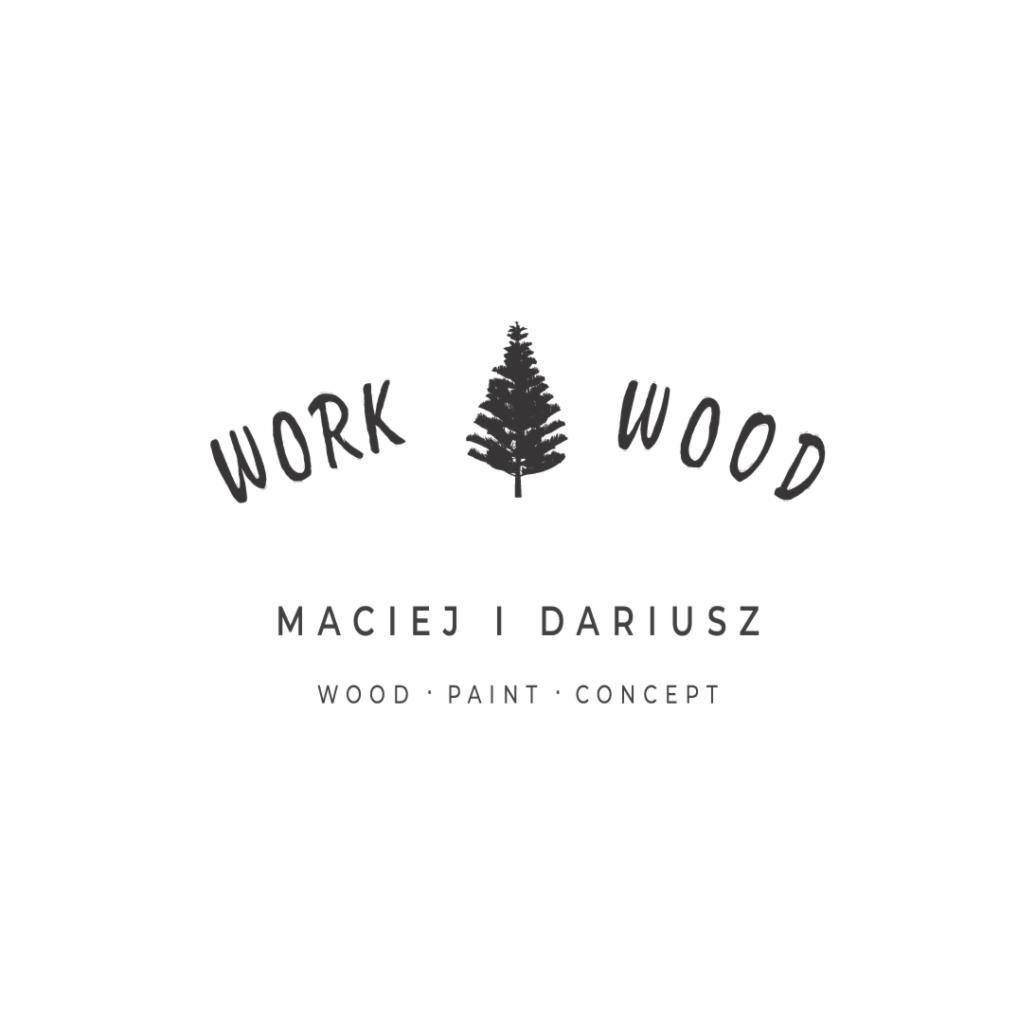 Logo firmy 'Work Wood' z motywem drzewa iglastego, nazwiskiem Maciej i Dariusz oraz hasłem 'Wood, Paint, Concept'.