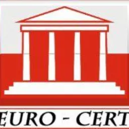 Czerwono-białe logo z wizerunkiem budynku przypominającego starożytną świątynię z kolumnami i schodami, poniżej napis EURO-CERT.