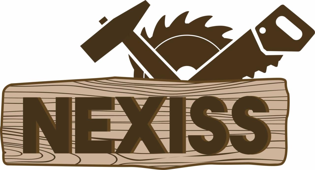 Logo firmy Nexiss z Włocławka przedstawiające młotek, piłę tarczową i piłę ręczną na tle deski z napisem.