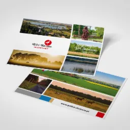 Dwa drukowane foldery reklamowe z kolażami fotografii krajobrazów wsi i logo, prezentujące walory turystyczne gminy Chojnów, z adresem strony internetowej na dole.