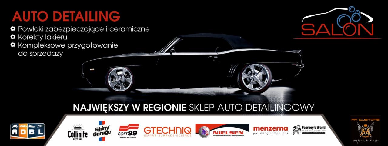 Reklama salonu auto detailingu z czarnym kabrioletem na ciemnym tle, prezentująca usługi: powłoki zabezpieczające, korekty lakieru i kompleksowe przygotowanie do sprzedaży; widoczne logotypy...