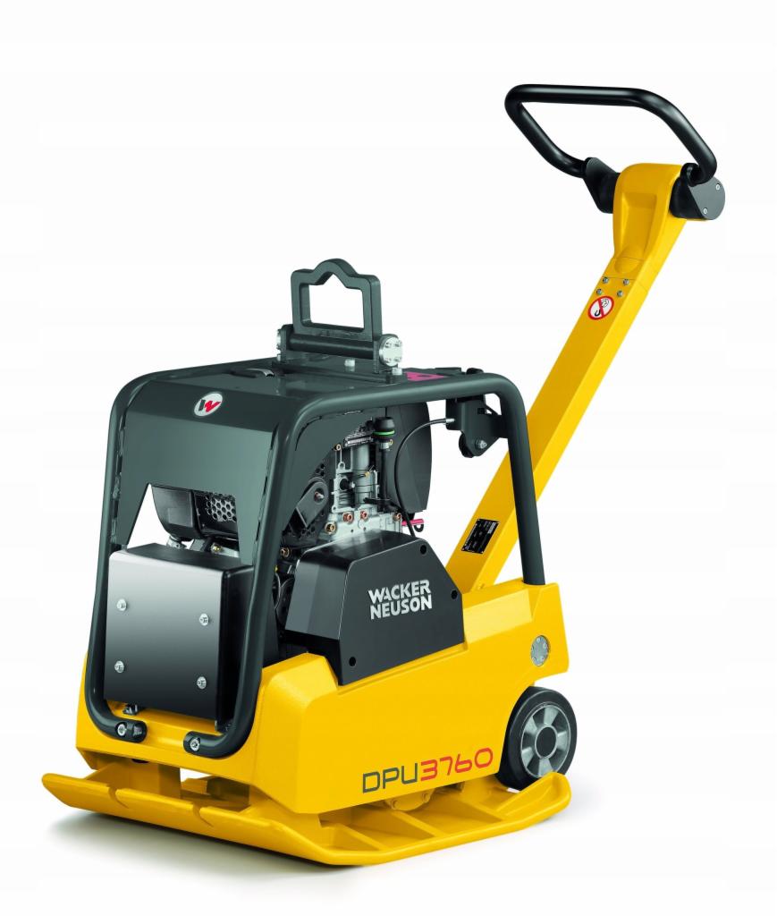 Żółta zagęszczarka gruntu Wacker Neuson DPU3760 z widocznym silnikiem i logo producenta, na białym tle.