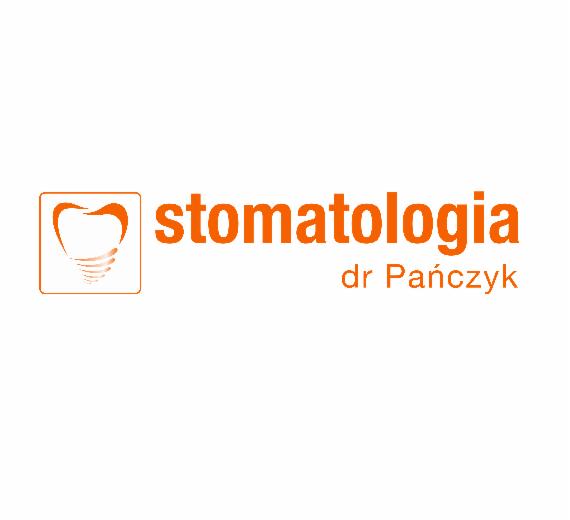 Pomarańczowe logo gabinetu dentystycznego: schematyczny zarys zęba w kwadracie, obok napis 'stomatologia dr Pańczyk'.
